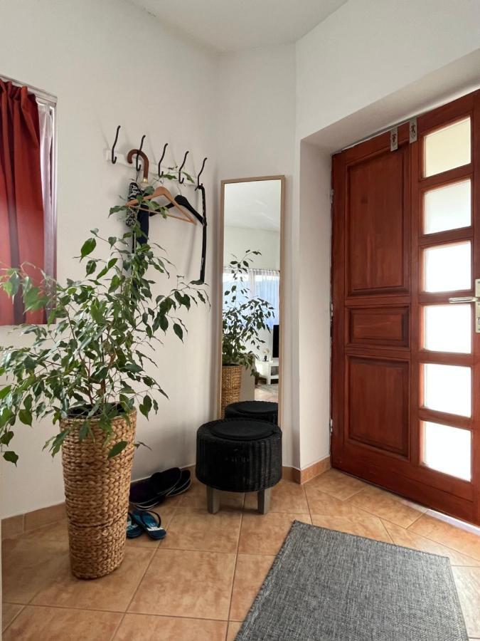 Wash House Apartman Gyor Bagian luar foto