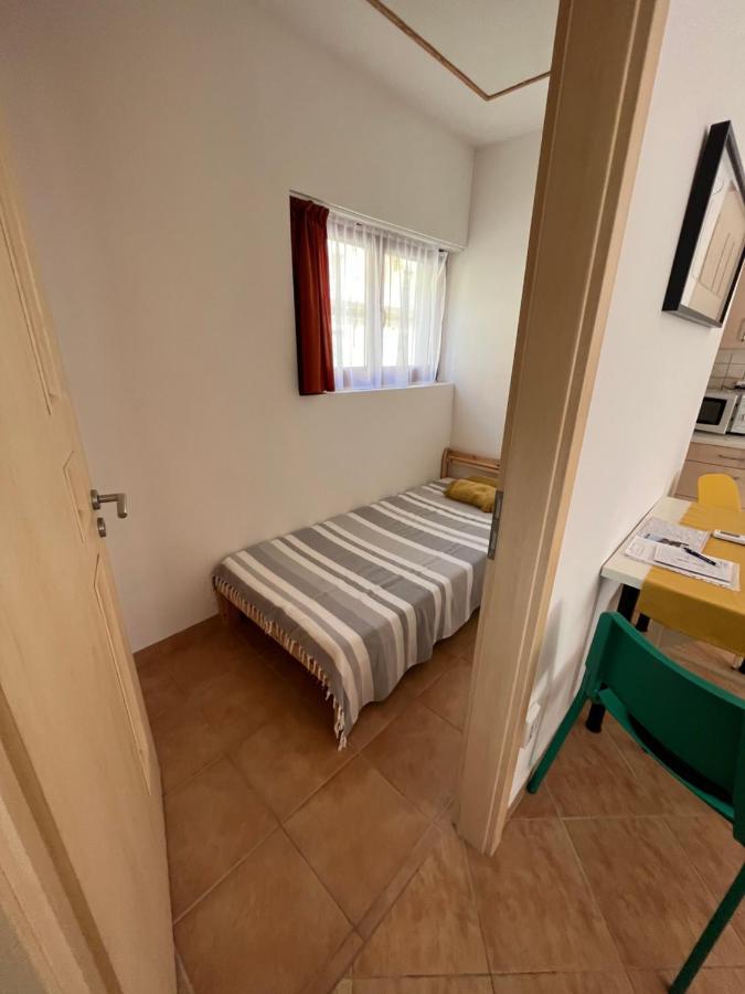Wash House Apartman Gyor Bagian luar foto