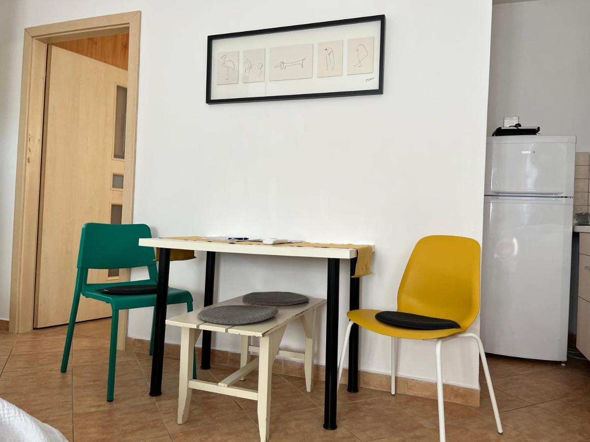 Wash House Apartman Gyor Bagian luar foto
