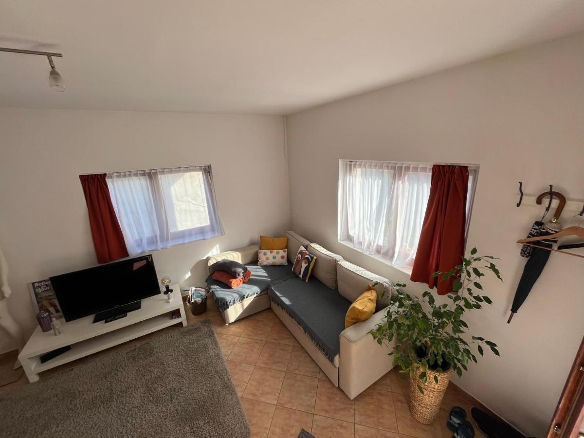 Wash House Apartman Gyor Bagian luar foto