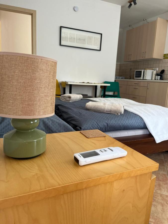 Wash House Apartman Gyor Bagian luar foto