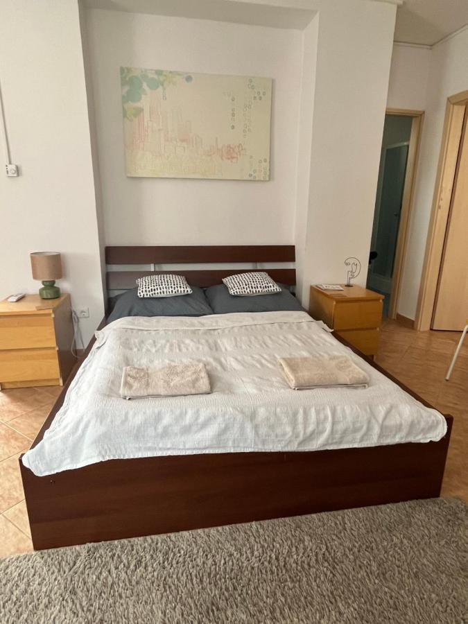 Wash House Apartman Gyor Bagian luar foto