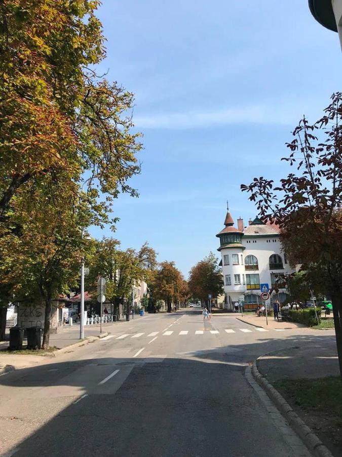 Wash House Apartman Gyor Bagian luar foto